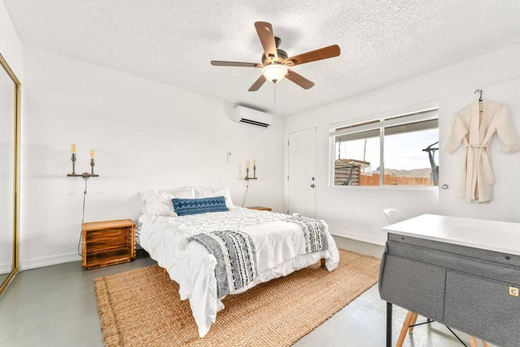 Palm Vista Retreat *Hot Tub/Cowboy Pool/Hammocks* Villa Joshua Tree Buitenkant foto